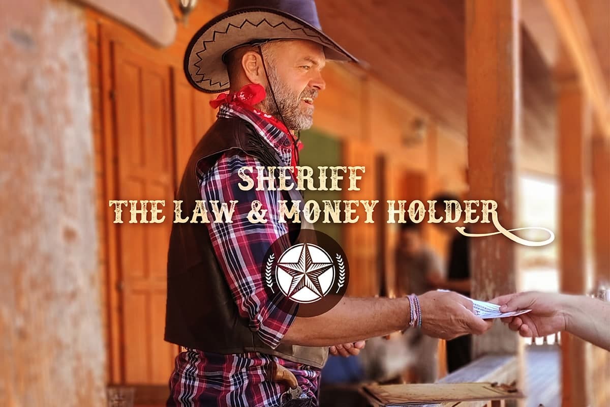 FISTFUL OF DOLLARS_03_1200px-min.jpg