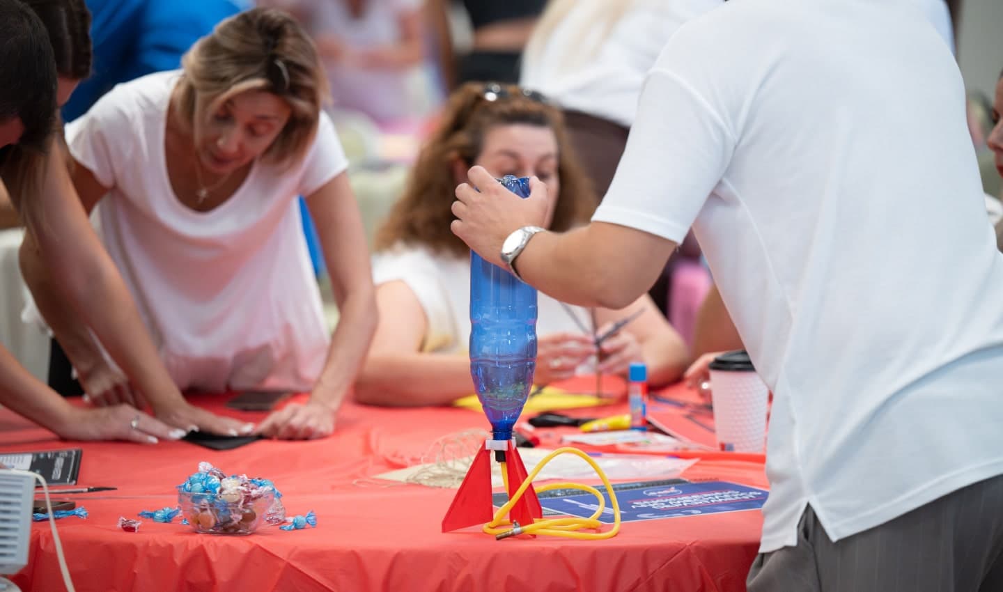 MOON & BACK-08-min.jpg