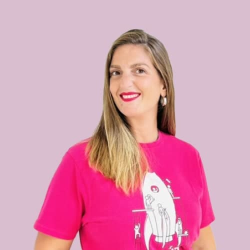 OUR TEAM_Dora-min.jpg